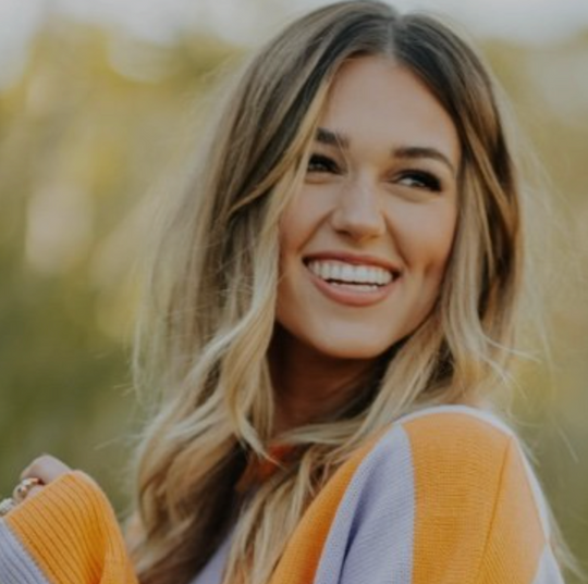 Sadie Robertson Huff, Hebrews 10:35, confidence, live original